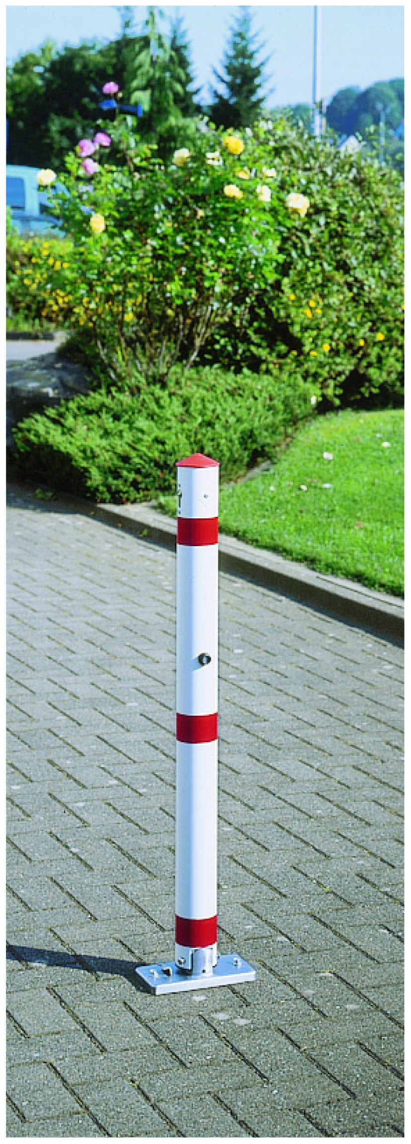 Absperrpfosten ¢ 76 mm aus Aluminium mit Liftautomatik